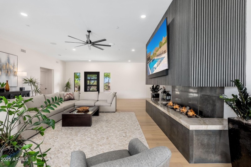 10160 E Saddle Horn Trl