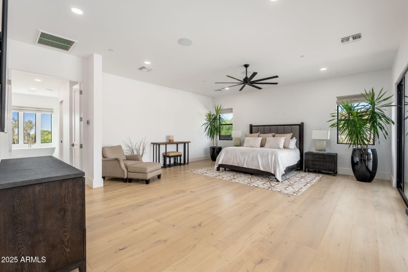 10160 E Saddle Horn Trl