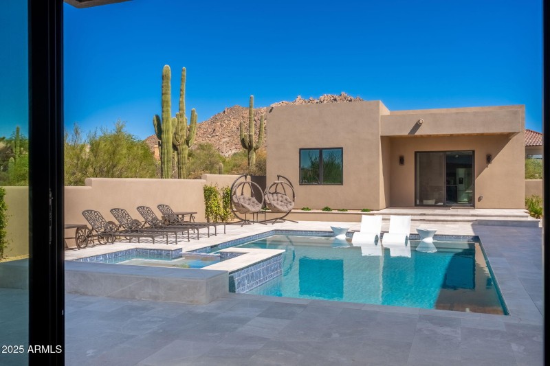 10160 E Saddle Horn Trl