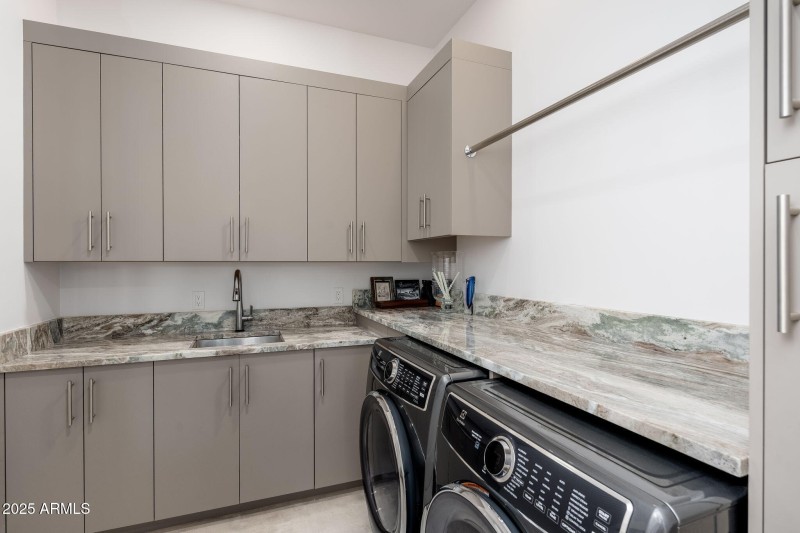 10160 E Saddle Horn Trl