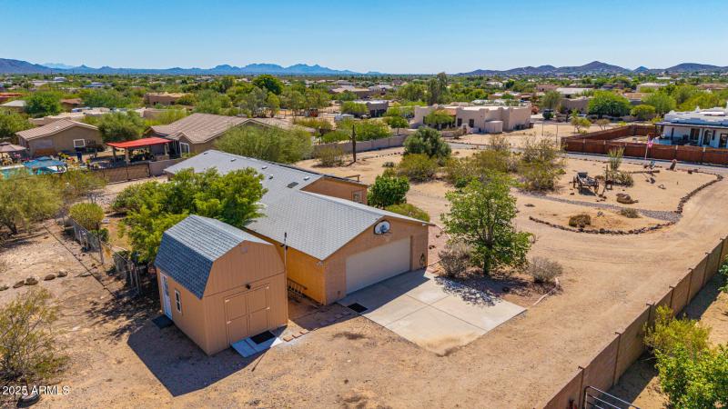 Detached Garage/Workshop