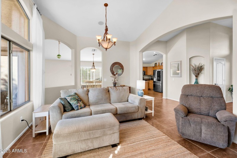 10-web-or-mls-695 W Holstein Trail -6