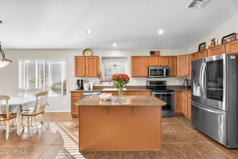 20-web-or-mls-695 W Holstein Trail -11