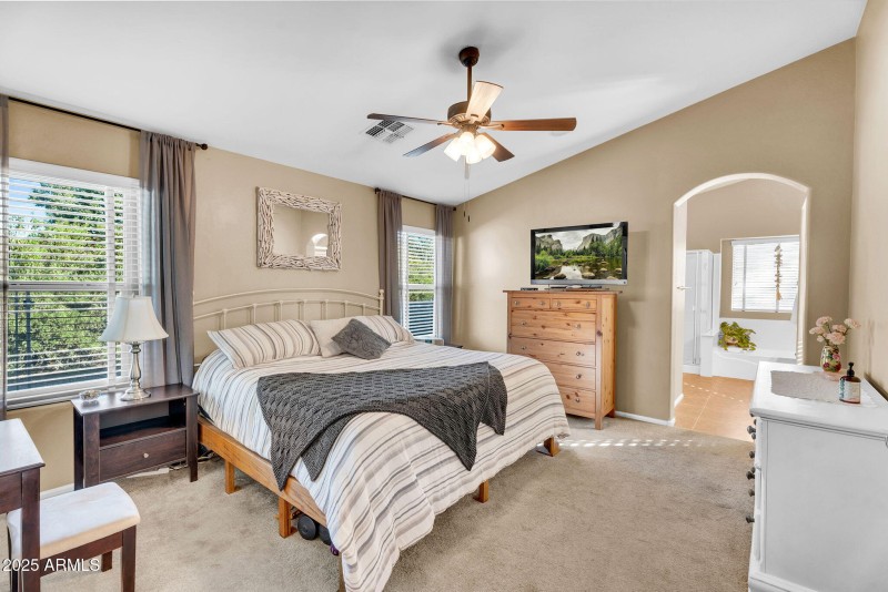 25-web-or-mls-695 W Holstein Trail -21