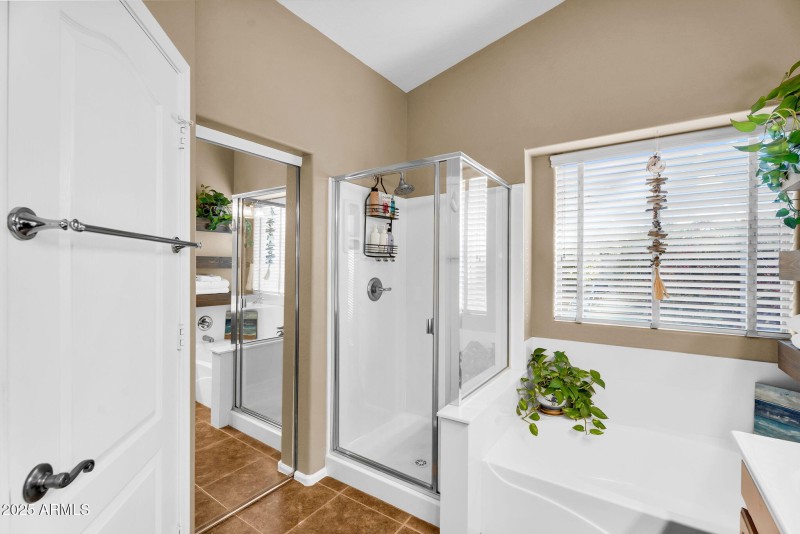 28-web-or-mls-695 W Holstein Trail -25