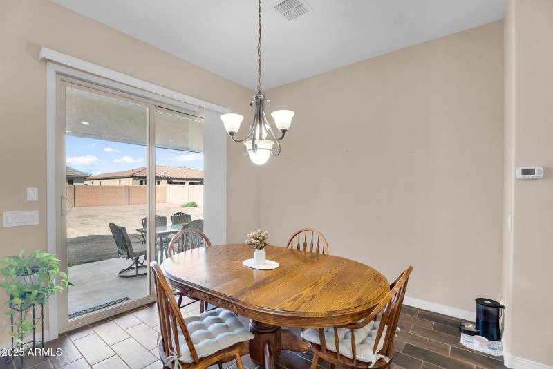 17-web-or-mls-1150 E Via Sicilia-14