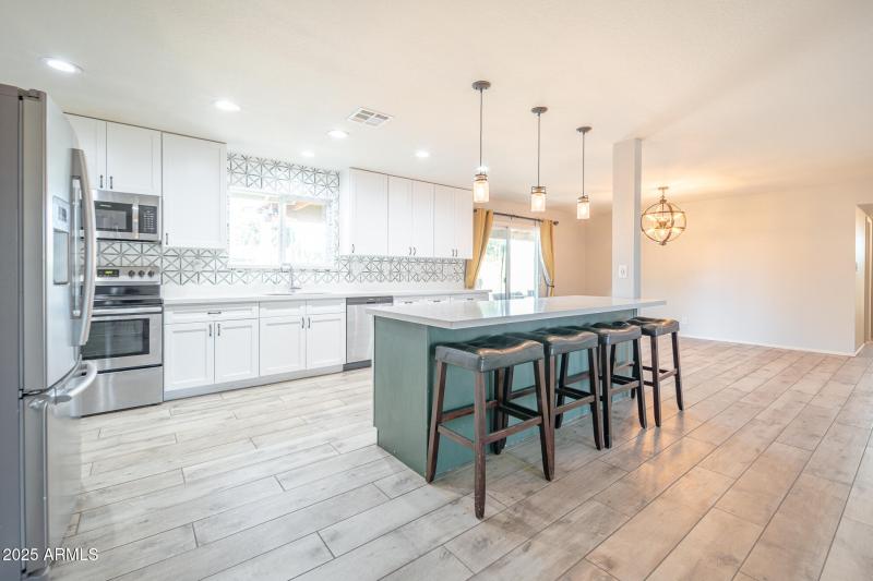 20250924_456-W-Jasper-Dr_05