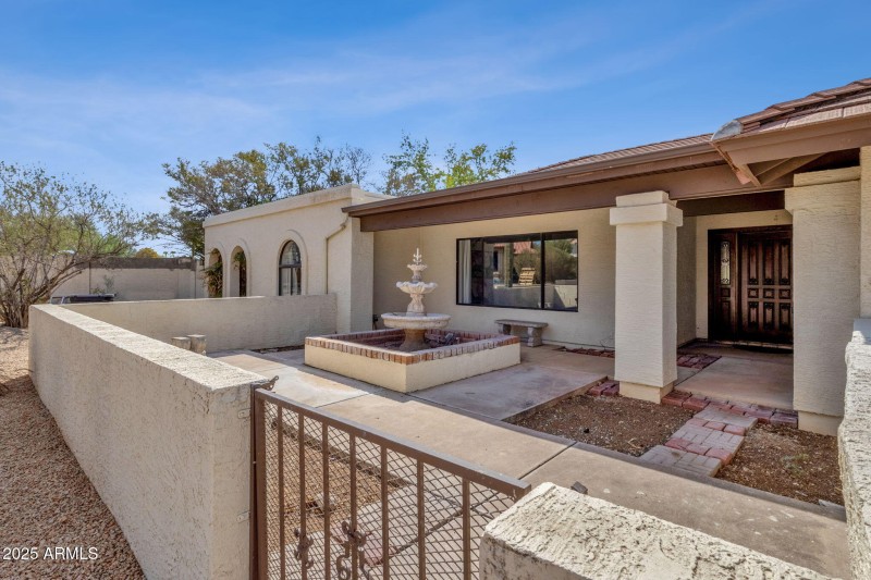 4-web-or-mls-16277-e-hyde-park-pl