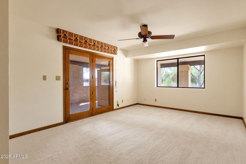 23-web-or-mls-16277-e-hyde-park-pl