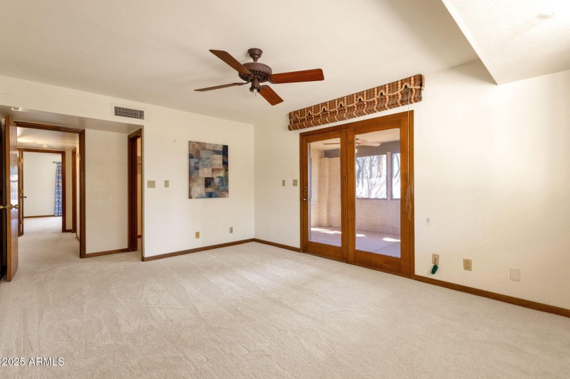 24-web-or-mls-16277-e-hyde-park-pl