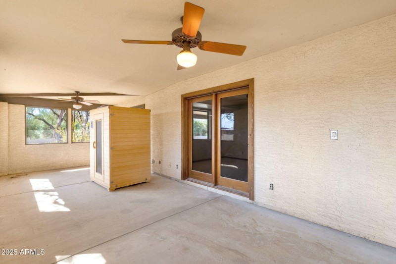 26-web-or-mls-16277-e-hyde-park-pl