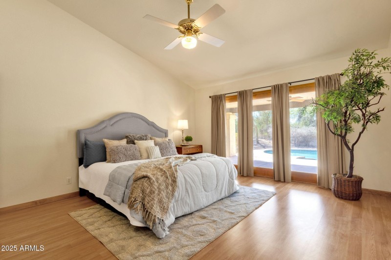 31-web-or-mls-16277-e-hyde-park-pl
