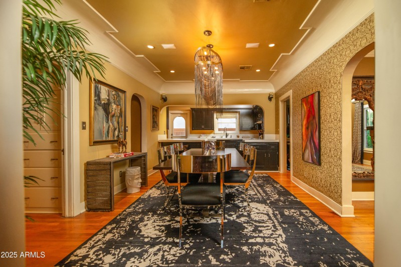 Open dining/ kitchen