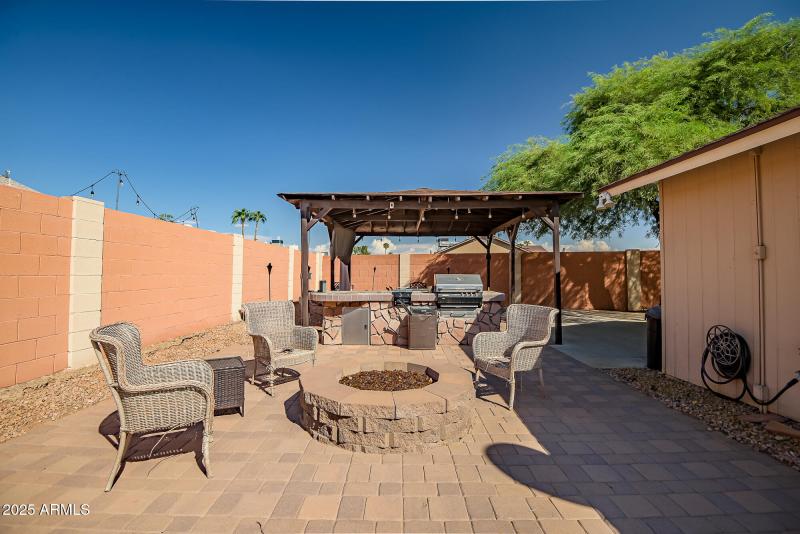 Backyard - Firepit and Built-in-BBQ