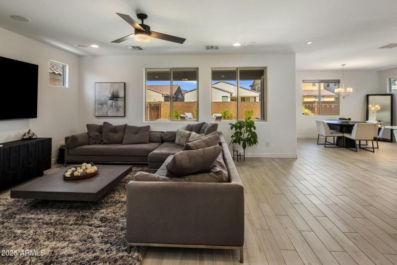 8-web-or-mls-D46A6660 copy