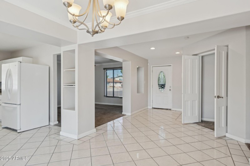 8-web-or-mls-5812-n-22nd-dr