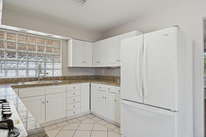 13-web-or-mls-5812-n-22nd-dr