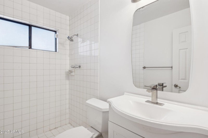 24-web-or-mls-5812-n-22nd-dr