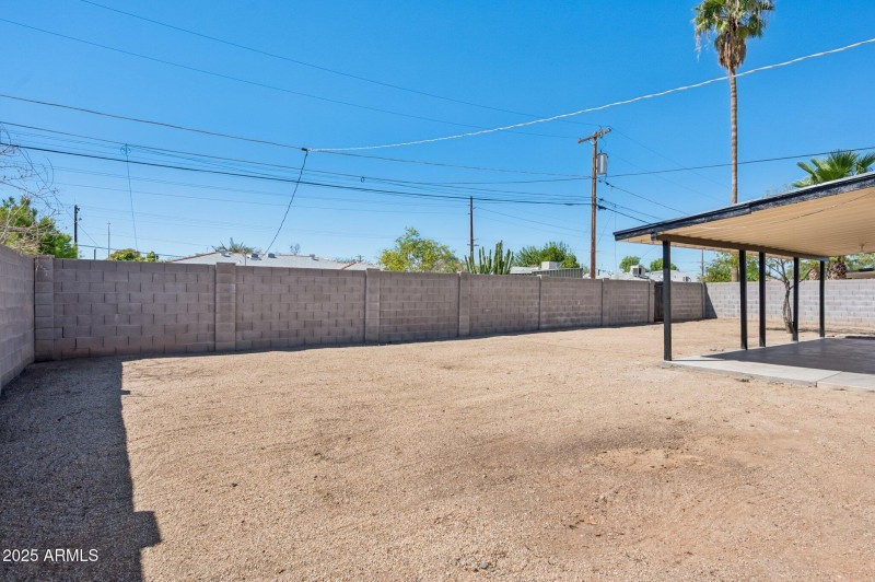 26-web-or-mls-5812-n-22nd-dr