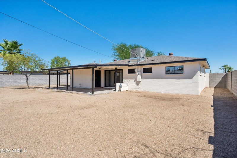 27-web-or-mls-5812-n-22nd-dr