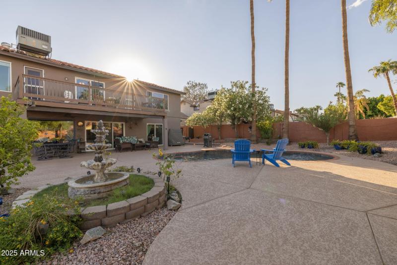 Flowing fountain and fig tree too!