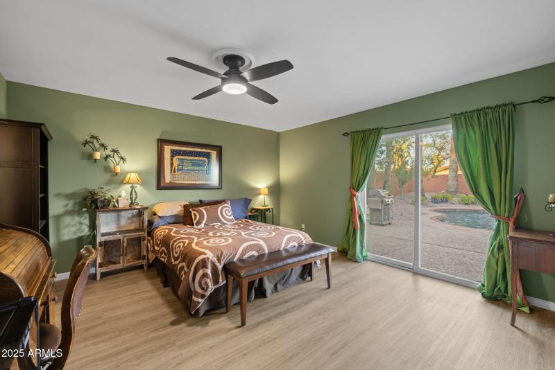 DOWNSTAIRS bedroom with en-suite...