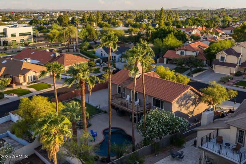 Plant what you like - no HOA!