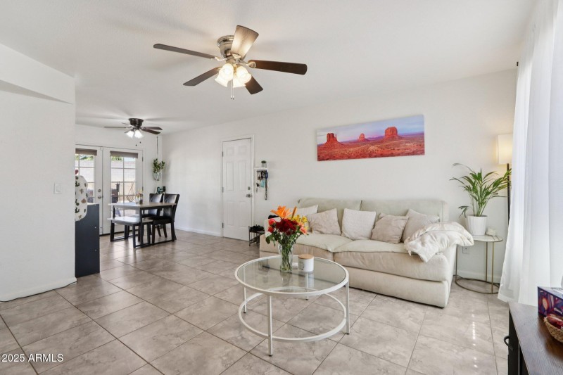 8-web-or-mls-E Duncan St-S2509-008