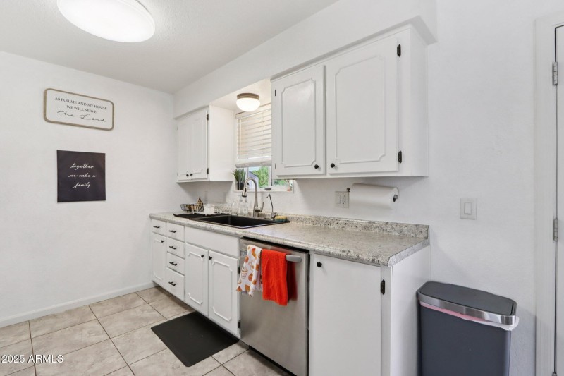 15-web-or-mls-E Duncan St-S2509-015