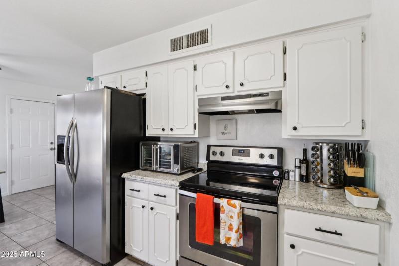 16-web-or-mls-E Duncan St-S2509-016