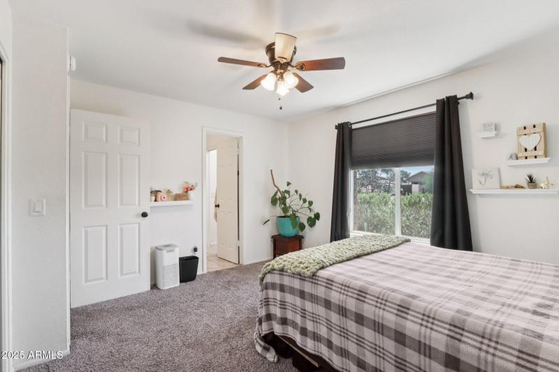 24-web-or-mls-E Duncan St-S2509-024