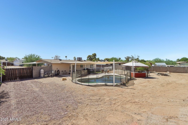 30-web-or-mls-E Duncan St-S2509-030