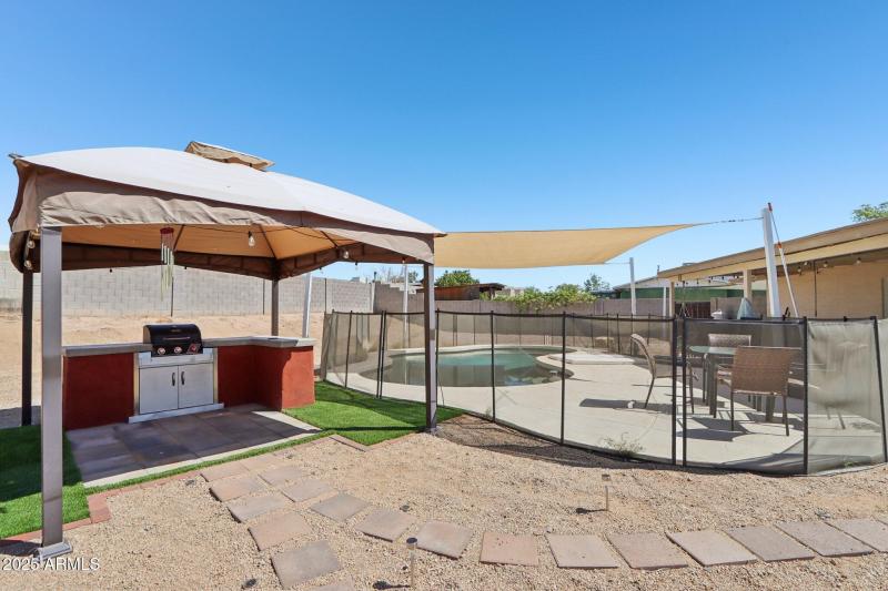 34-web-or-mls-E Duncan St-S2509-034