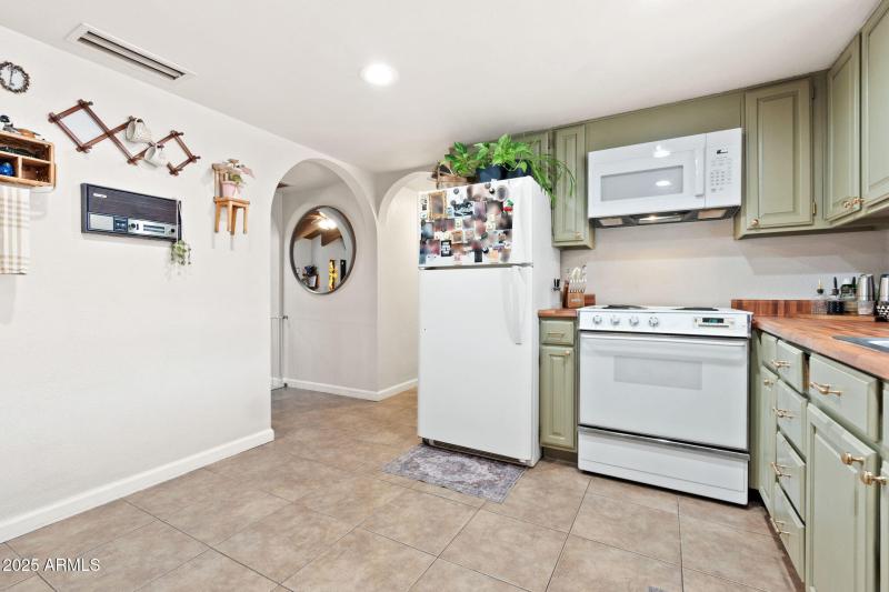 29-web-or-mls-4195-e-valley-ln