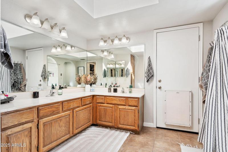 12-web-or-mls-4195-e-valley-ln