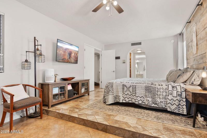 11-web-or-mls-4195-e-valley-ln