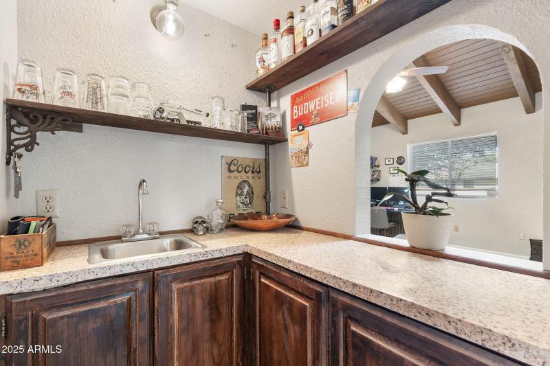 6-web-or-mls-4195-e-valley-ln