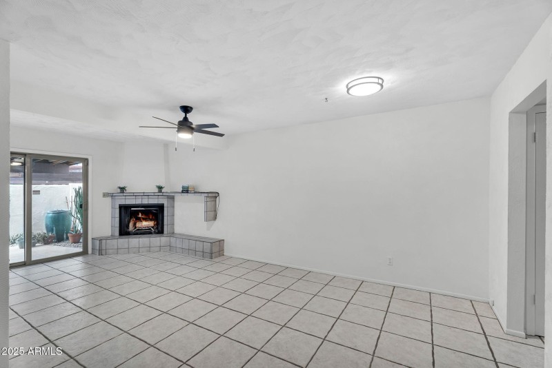 1138 E KALER DR, Phoenix