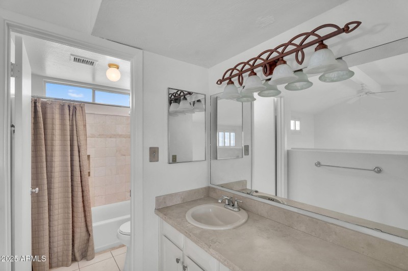 1138 E KALER DR, Phoenix