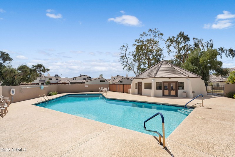 1138 E KALER DR, Phoenix