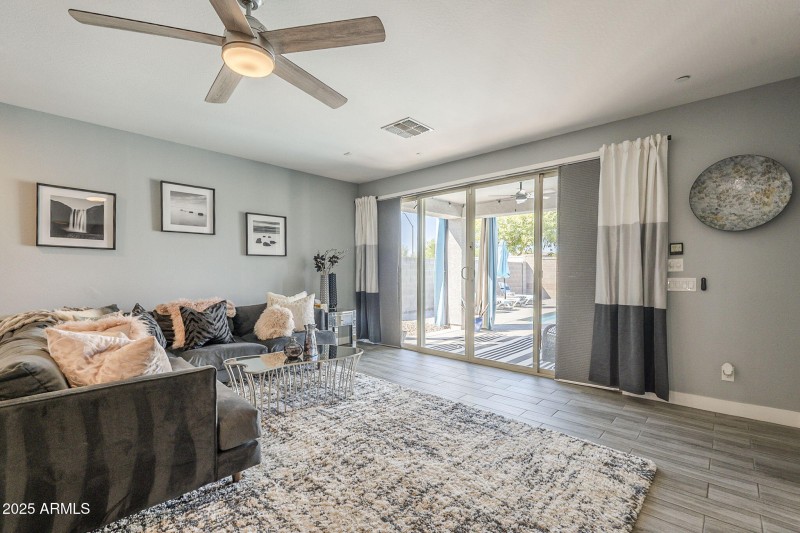 6-web-or-mls-Roy Rogers-6