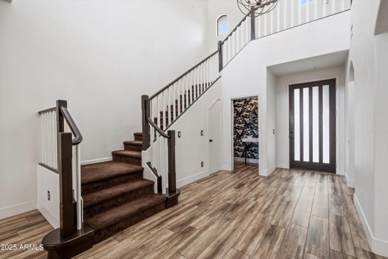 07-Foyer to Stairs