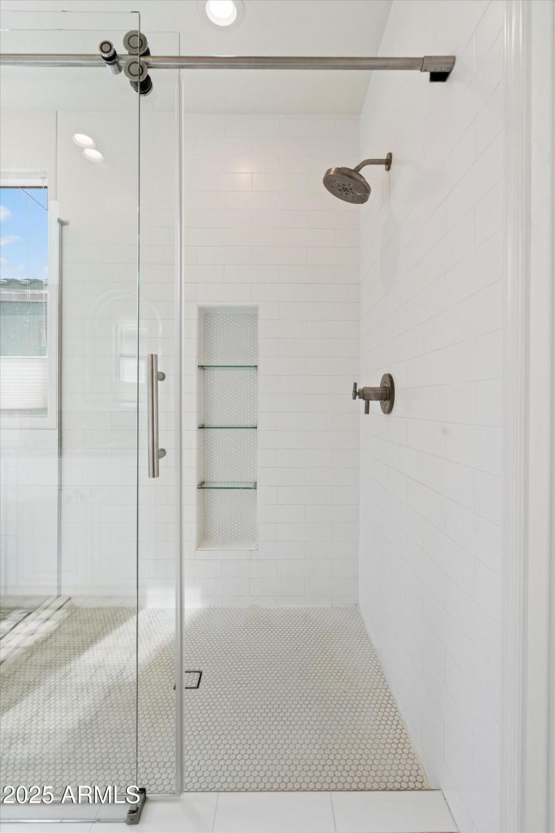25-Master Shower