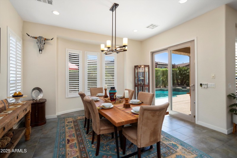 VIEW & ACCESS THE BACKYARD