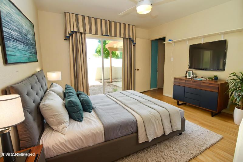 2432 W Eugie VS Bdr2