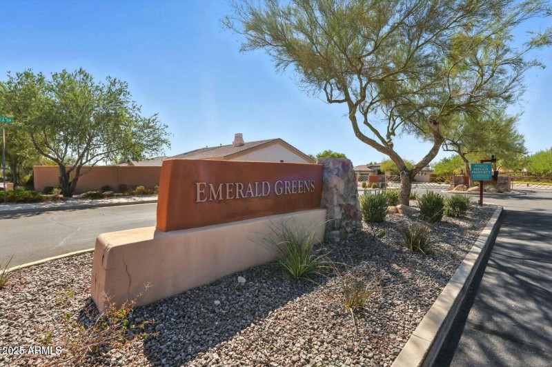 Gated Neighborhood of Emerald Greens