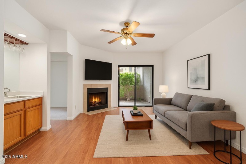 VIRTUAL_LR_70th ST 103