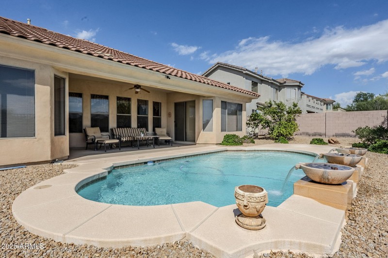 67-web-or-mls-Calle Del Sol-57