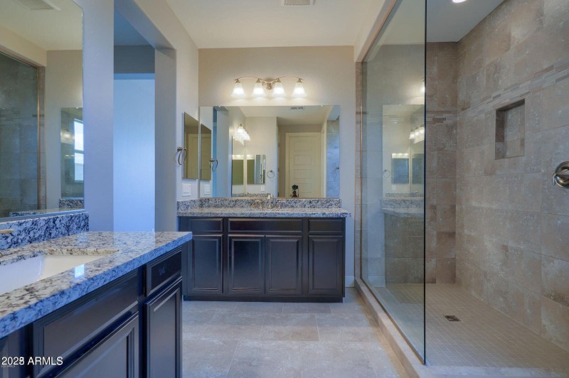 20250827200228272441000000-o