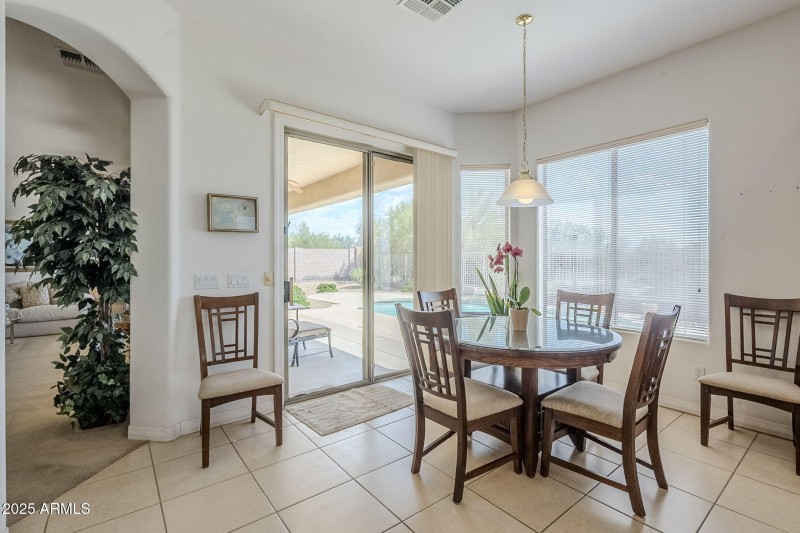 27-web-or-mls-Calle Del Sol-17